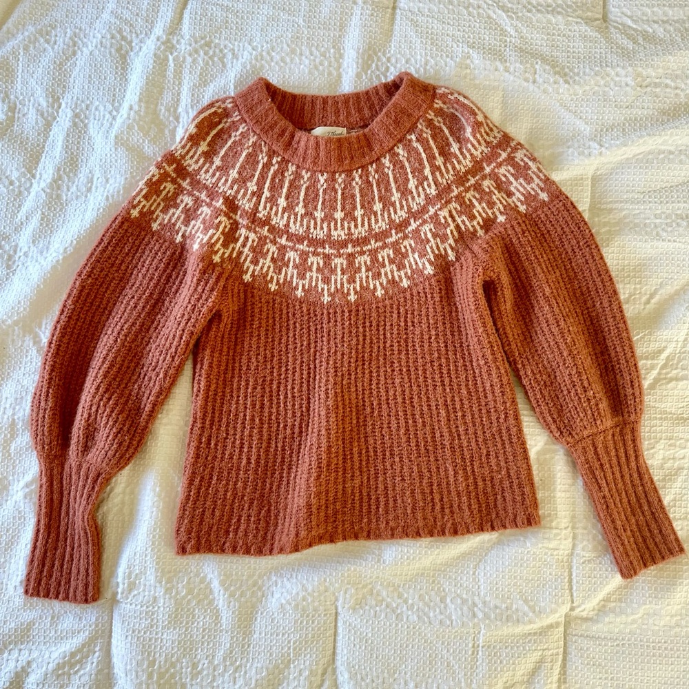 Universal Threads crew neck cozy sweater